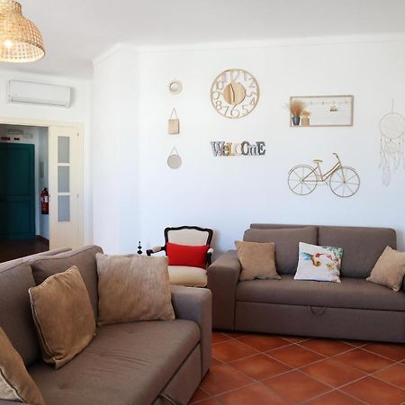 M&L Beach House Алвор Екстериор снимка