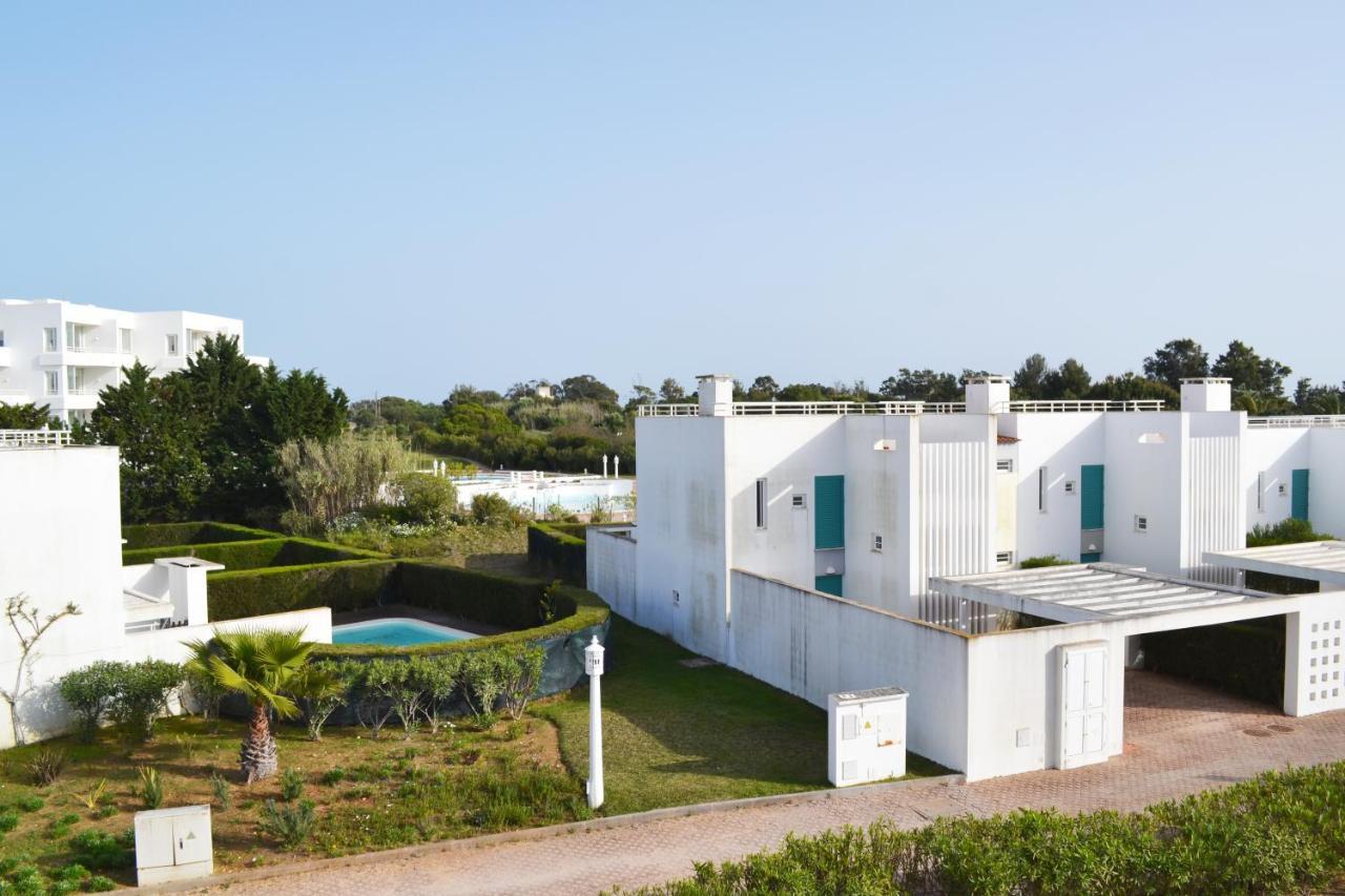 M&L Beach House Алвор Екстериор снимка