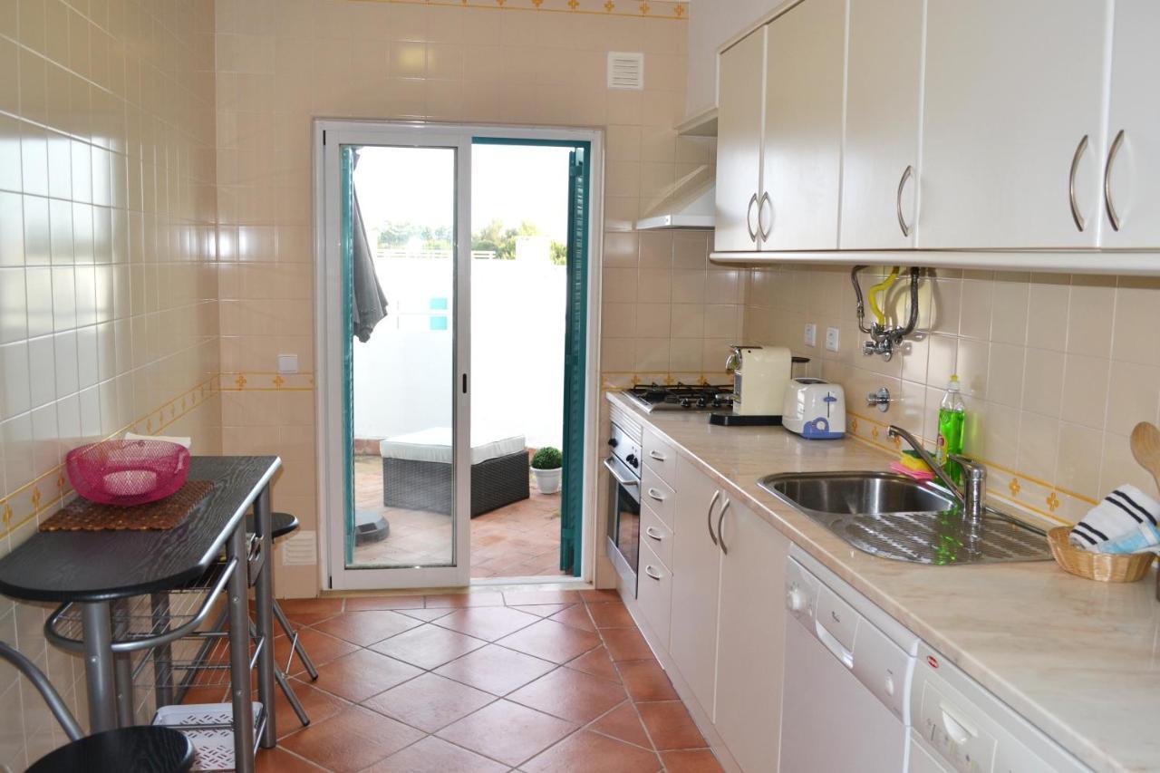 M&L Beach House Алвор Екстериор снимка